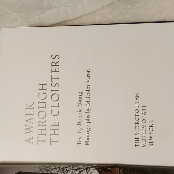 A Walk Though The Cloisters - Picture 4 of 12